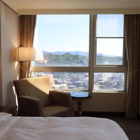 Rhine Inn Keelung Esterno foto