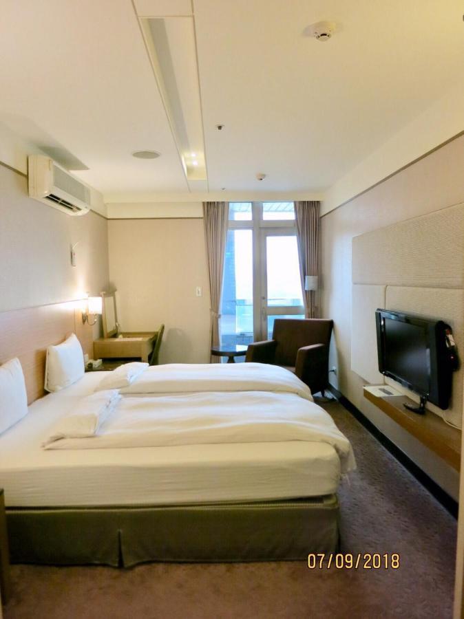 Rhine Inn Keelung Esterno foto