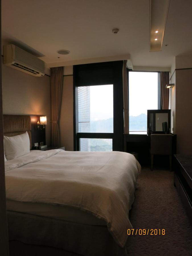 Rhine Inn Keelung Esterno foto
